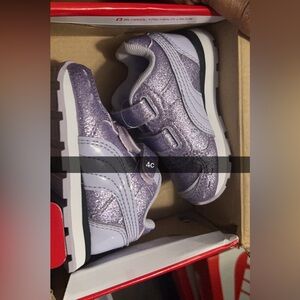 Gently use . No scuff …  semi new . Great condition. I can send video